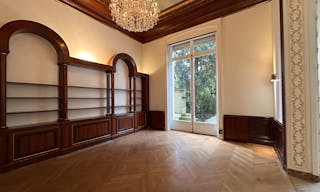 hotel particulier en plein coeur de Paris avec Jardin - Image 10