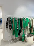  Stilvoller Showroom für Fashion & Accessoires zur temporären Vermietung Berlin Wedding – 130 m² – Erdgeschoss – barrierefrei erreichbar - Image 2